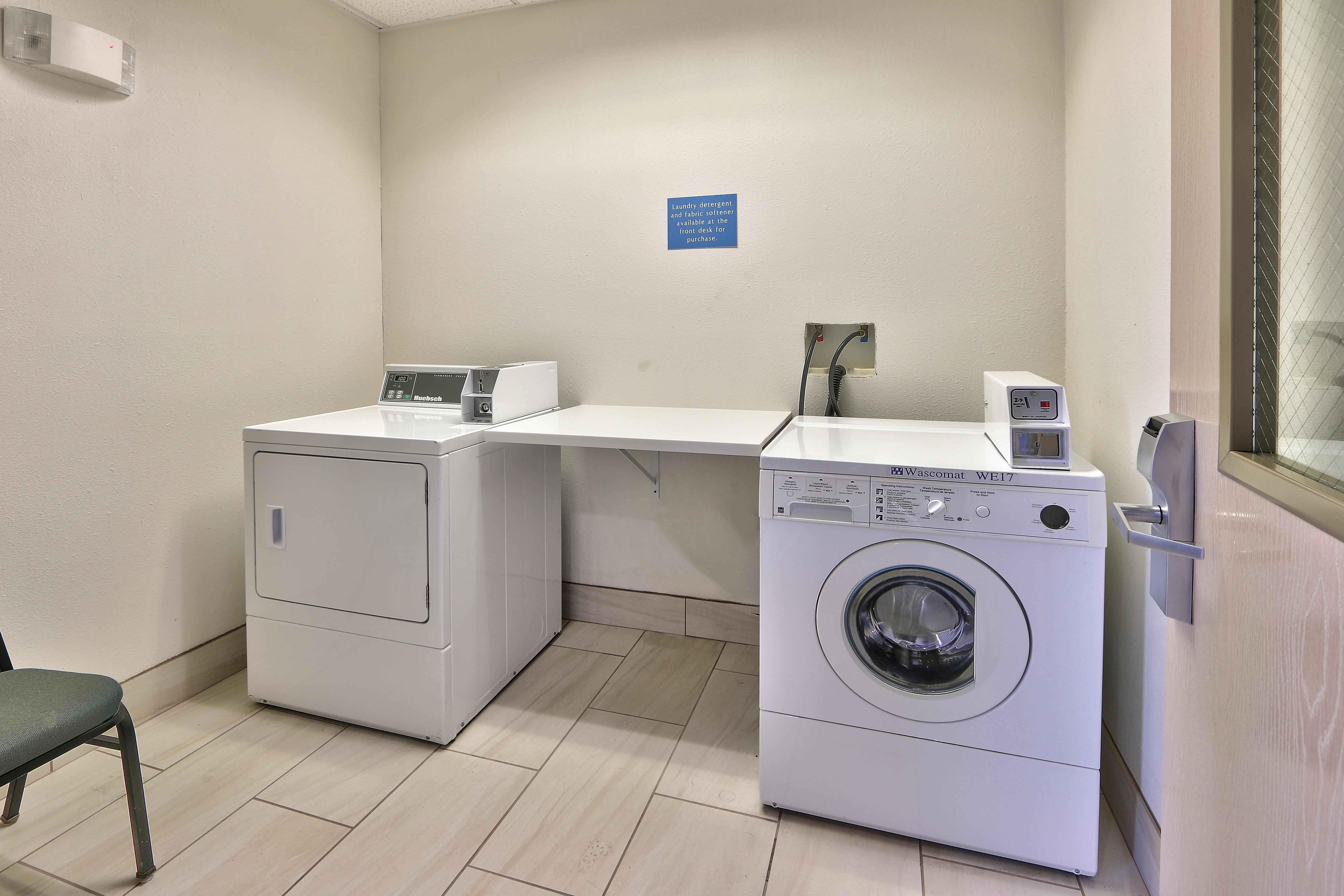 Holiday Inn Express & Suites Portales By Ihg Esterno foto